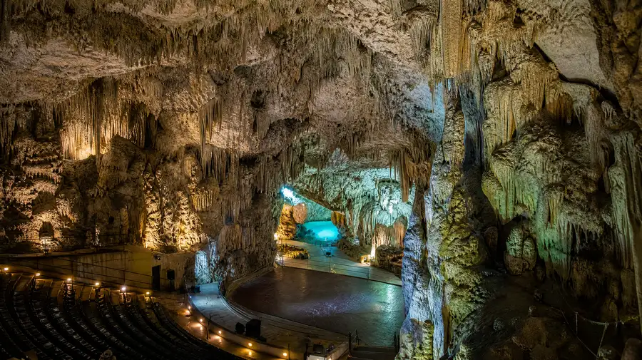 nerja caves